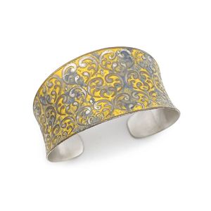Manchette en laiton oxydé vintage fait main, finition or lourde, motif feuille, pour femme, collection Touchstone, promotion spéciale décembre 2026 - Product Image 1