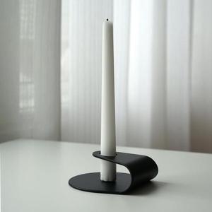 Support à bougie pour la décoration de la maison, bougeoir en métal de qualité supérieure, parfait pour rehausser l'ambiance chaleureuse et confortable dans le salon - Product Image 2