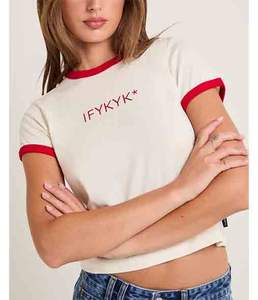 เสื้อยืดทรงหลวมสำหรับฤดูร้อน ผลิตจากวัสดุรักษ์โลก แต่งขอบตัดกันและป้ายลายธงชาติที่ตะเข็บขวา สำหรับผู้หญิง - Product Image 6