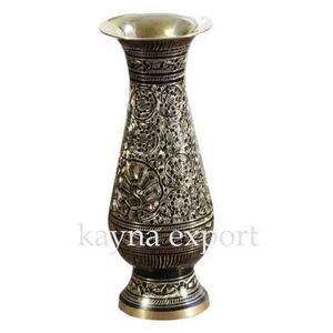 Vase à fleurs en laiton gravé de style vintage nouveau design artisanal avec style de luxe pour la décoration de mariage et de mariage - Product Image 3