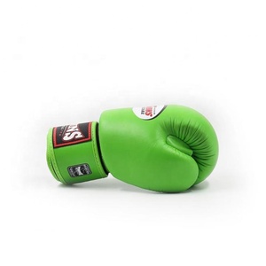 Guantes de Entrenamiento Profesional de Kick Boxing y Muay Thai para Jóvenes Gemelos, Hechos a Medida con Cuero Vacuno Genuino de Alta Calidad para Adultos - Product Image 6
