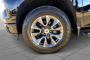 รถกระบะมือสองคุณภาพดี ปี 2023 รุ่น Silverado 1500 RST ขับเคลื่อน 4 ล้อ 4 ประตู แบบ Crew Cab กระบะสั้น - Product Image 6