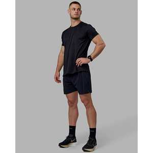 T-shirt de course performant pour homme - Noir réfléchissant, col montant, compressif et respirant - Product Image 5