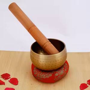 Juego de cuencos para cantar chapados en oro pulido de latón Tibetano con propósito de meditación, precio competitivo, escultura India para budismo indio - Product Image 6