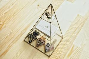 Caja de anillo de cristal con forma de triángulo organizador de joyas hecho con marco de pulido antiguo de vidrio y Metal para compromiso de boda de cumpleaños - Product Image 3