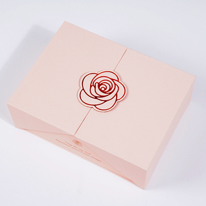 Hot Bán Biểu Tượng Tùy Chỉnh <span class=keywords><strong>Bow</strong></span> <span class=keywords><strong>Tie</strong></span> Từ Nắp Trung Mở Rose Hình Chữ Nhật Cứng Nhắc Hộp Quà Tặng Đóng Gói Hộp Với Faux Hoa Trang Trí - Product Image 4