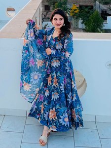 ชุดผ้าไหม Anarkali ลายผ้าโปร่งพิมพ์ดิจิทัลวัสดุวิสคอสพิมพ์ลายสำหรับงานปาร์ตี้ผลิตในอินเดีย - Product Image 3