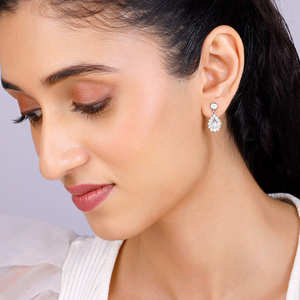 Boucles d'oreilles pendantes en zircon argenté-Accessoire scintillant à la mode - Product Image 3