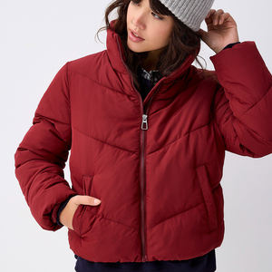 เสื้อแจ็คเก็ตพัฟเฟอร์บุใยดาวน์สำหรับผู้หญิง เนื้อผ้าระบายอากาศได้ดี เคลือบผิวเรียบเนียน กันหิมะ รุ่นสั้นแบบครอป - Product Image 5