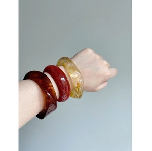 Bracelets élégants faits main en résine pour femmes – Imperméables, couleurs personnalisées, légers – Accessoire pour style ethnique/occidental, idéal pour les affaires - Product Image 1
