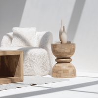 Table de chevet moderne intelligente en bois massif de haute qualité, artisanale, en forme de sablier, garantissant la durabilité, pour appartement