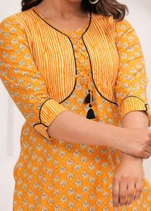 Kurti imprimé en coton élégant pour femmes avec collection de bas ensembles de vêtements ethniques en gros pour la fête décontractée d'été - Product Image 2