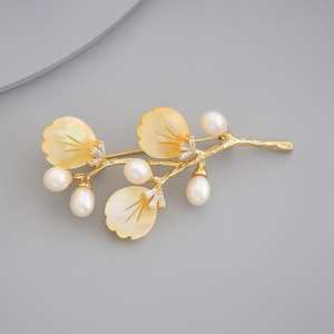 Broche de Moda para Fiesta, Modelo 171142, Chapado en Cobre con Cristales de Estrás y Aleación, Adornado con Diamantes y Perlas, Ideal para Regalo - Product Image 2