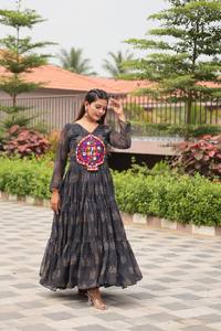 Lanzamiento de Navratri Special Gamathi Work Bata de tela Faux Georgette y Real Mirror Work - Product Image 2