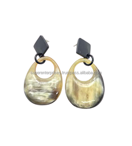 Boucles d'oreilles en corne de bijoux européens pour femmes, vente en gros de conception de bijoux fabricant et producteur - Product Image 6