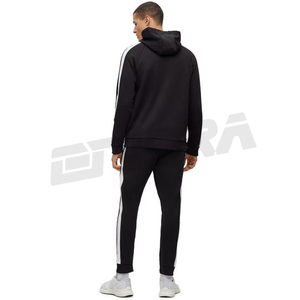 Conjunto de chándal de poliéster ligero 2023 para hombres Personalización completa Venta al por mayor Chándales cortavientos disponibles en todos los tamaños - Product Image 3