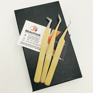 Pince à épiler d'extension de cils en acier inoxydable enduit rose forte adhérence durable pointe pointue marque privée Beautivia International - Product Image 6