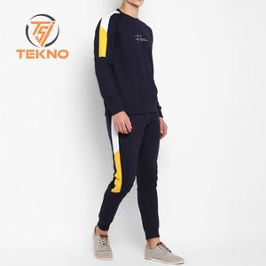 Vente en gros Fabricant Prix bon marché Costume de survêtement pour hommes délavé Prix raisonnable Ensemble de jogging pour hommes à manches longues avec logo imprimé personnalisé - Product Image 2