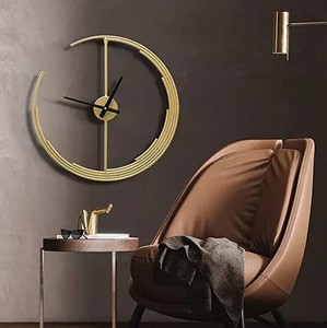 Reloj de pared de lujo de metal con diseño de media luna dorada de latón Ak a precio mayorista - Product Image 3