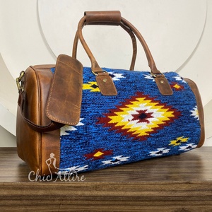 2025 accesorios de viaje bolsas de viaje al aire libre manta de sillín personalizada bolsa de Gimnasio Deportivo para mujeres bolsas de lona de cuero genuino bolsas de noche - Product Image 1