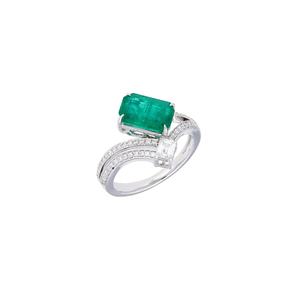 Anillo de Compromiso de Eternidad de Plata de Ley con Moissanita Esmeralda, Joyería Fina, Símbolo de Amor, Compromiso, Elegancia Atemporal y Lujo - Product Image 1