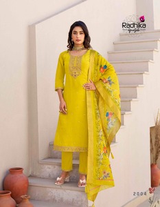 New Arrival <b>Women</b> Heavy Schimmer <b>Kurta</b> Pant Dupatta Set Latest Girls Kurti Design 2025 Pakistani Salwar Kameez 3 Piece Sets - Product Image 4