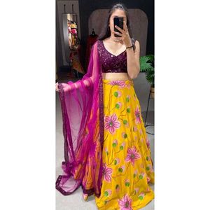 Collection trois pièces de qualité supérieure Sexy Georgette Lehenga Choli avec travail de broderie de fil pour adultes exportés dans le monde entier - Product Image 1