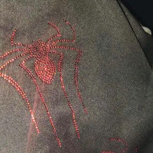 Sweat-shirts d'hiver personnalisés, sweat-shirts unisexes en polaire respirant avec fermeture éclair, crâne brillant en strass sur toute la surface - Product Image 5