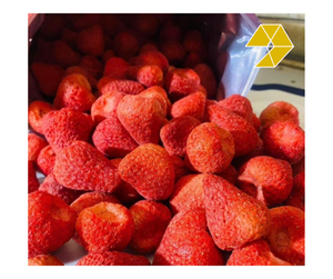 ขนมเพื่อสุขภาพ ผลิตแบบ OEM สตรอว์เบอร์รีอบแห้งแบบแช่แข็ง ผลไม้อบแห้งพรีเมียม บรรจุภัณฑ์สุญญากาศแบบขายส่ง วัตถุดิบสำหรับทำขนมหวาน รับผลิตโลโก้และแบรนด์ตามสั่ง ผลิตในเวียดนาม - Product Image 1