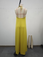 Robes d'été chics: longues Maxis élégantes et romantiques avec cols drapés et tenues décontractées dans des couleurs unies, parfaites pour des vacances élégantes