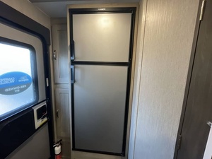 Camping-car mobile d'occasion 2021 Coachmen Freedom Express 192RBS, camping-car, caravane, tente, camping-car de toit, camion - Product Image 2