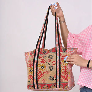 Sac fourre-tout en coton matelassé Kantha fait à la main, unisexe, réutilisable, écologique, doux, grande capacité, imprimé animal et floral, pour les courses - Product Image 1