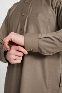 Robe pour homme brodée à la main en polyester, taille XXL, thobe décontractée pour homme, manches courtes, respirante, ample, longueur cheville - Product Image 3