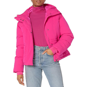 Veste matelassée à capuche pour femme, manteau d'hiver isolé, vêtement d'extérieur chaud et rembourré, élégante veste rose bonbon avec fermeture à boutons-pression - Product Image 4