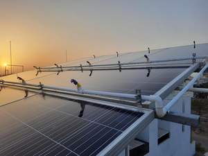 Sistema de rociadores solares de ahorro de energía ajustable con sistema de limpieza solar de césped de 100 piezas para brotes domésticos e industriales - Product Image 3