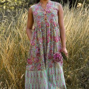 Robe Vivienne imprimée à la main, coupe trapèze, longueur mollet, pur coton, style bohème, printemps-été, mode éthique - Product Image 1