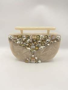 Vente en gros Pochette de luxe en résine pour femmes, fait main, Sac de soirée avec serrure et logo personnalisé Sac à main à bandoulière de mariage à la mode - Product Image 6