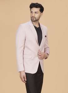 Fournisseur en gros de blazers formels roses pour hommes, blazer tendance à deux boutons pour les professionnels, disponible au prix de gros - Product Image 4
