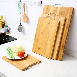 Vente en gros de planche à découper rectangulaire en bambou bois biologique naturel avec poignées latérales pour hacher la viande, les fruits et les légumes - Product Image 2