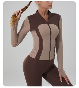 Ropa de mujer 2025 Custom Body Fit Zip up Set Streetwear Thumb Hole Jacket y Skinny Yoga Pants Sets Chándales para mujer - Product Image 6