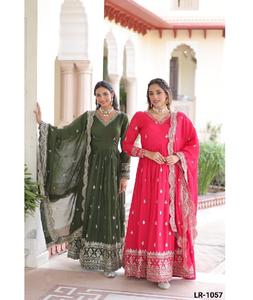 Nuevos Vestidos Anarkali de Diseñador con Lentejuelas y Bordados Zari, con Dupatta Elegante con Bordado Zari Calado para Mujer - Product Image 1