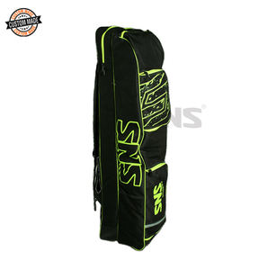 กระเป๋าใส่อุปกรณ์ฮอกกี้แบบประหยัด สีดำ สายสะพายคู่ มีช่องใส่ของหลายช่อง จากผู้ผลิตในอินเดีย - Product Image 1