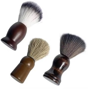 Brocha de Afeitar para Hombre al por Mayor con Mango de Madera y Cuchilla de Acero Inoxidable para Uso en Barberías y Salones - Product Image 4