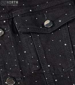 แจ็คเก็ตยีนส์สีพื้นแบบกระดุมแถวเดียว ขายดี คุณภาพสูง โลโก้ด้านหน้า ทรงเข้ารูป ผลิตในปากีสถาน ลดราคา - Product Image 4