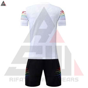 Ensemble de maillot de football personnalisé de haute qualité, respirant, séchage rapide, 100% polyester, col rond, manches courtes, taille adulte - Product Image 4