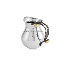 Pichet à boisson fantaisie en métal luxueux avec des motifs élégants et une structure premium qui en fait un must-have pour les réglages raffinés - Product Image 6