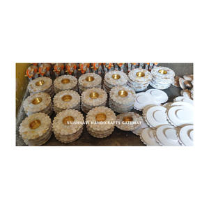 Quemador de luz T de nácar y latón de trabajo de calidad de lujo para decoración del hogar y producto de fragancia - Product Image 3