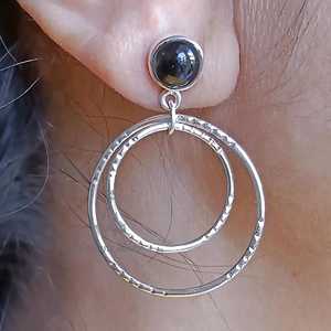 Pendientes de Aro de Ónix Negro: Hechos a Mano en Plata de Ley 925 con Doble Colgante - Product Image 4