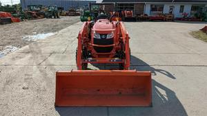 รถแทรกเตอร์ฟาร์มดีเซล L3901 4WD ปี 2018 พร้อม PTO ระบบยึดติด 3 จุด  พร้อมชุดเครื่องยนต์ ปั๊ม แบริ่ง มอเตอร์  กำลัง 37.5 แรงม้า - Product Image 2