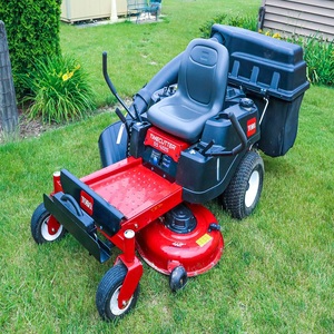 เครื่องตัดหญ้าแบบนั่งขับ TORO Zero Turn ใช้เชื้อเพลิงเบนซิน ขนาดใบมีด 42 นิ้ว สำหรับงานจัดสวนมืออาชีพ - Product Image 5